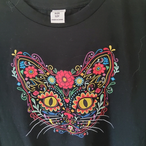 Girls Clothing Assortment (3 Shirts, 2 Sweaters, Overall Shorts) - Picture 5 of 10